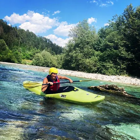 Auberge de jeunesse Soca Rocks